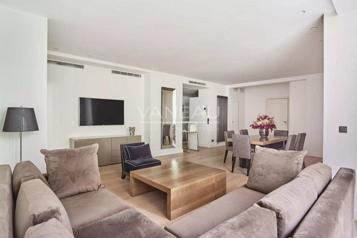Paris VIIIe- Montaigne - Appartement rénové luxe
