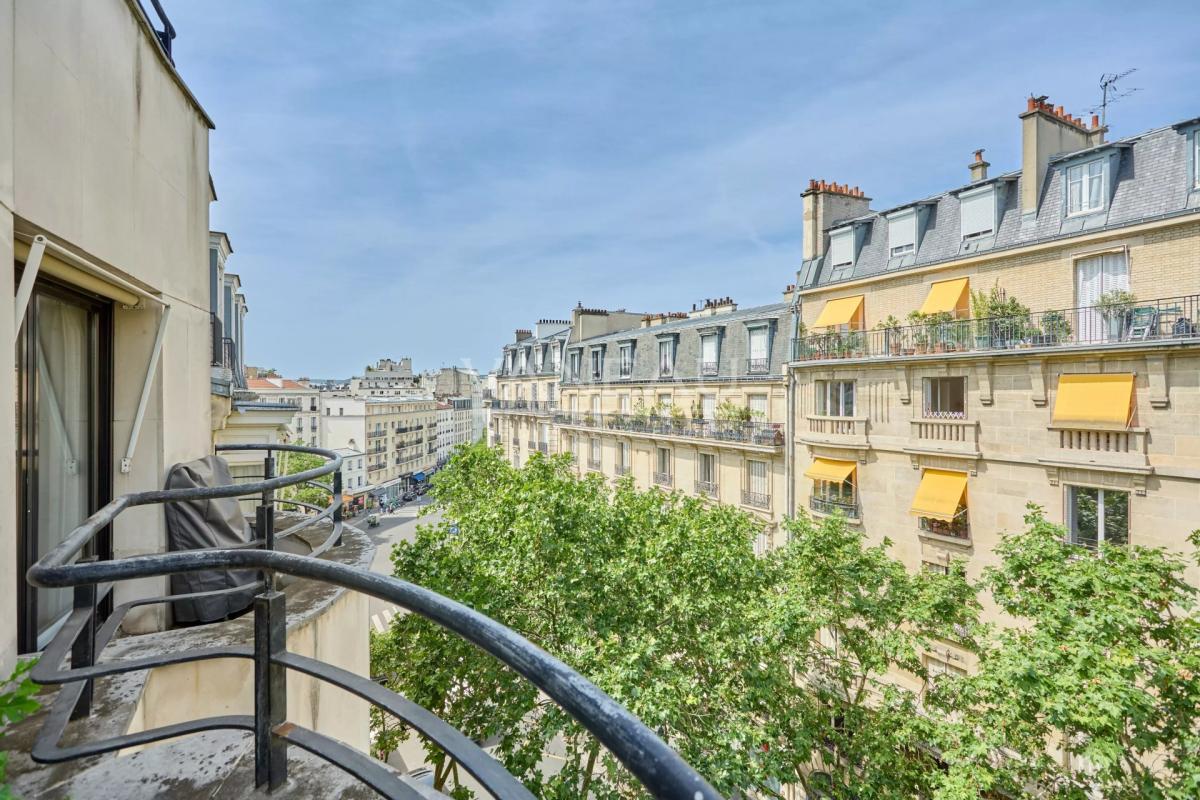 Paris 16ème Chardon Lagache 4 pièces de réception avec extérieur