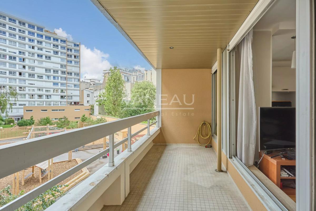 Paris XVe - Cambronne - Appartement trois pièces avec balcon