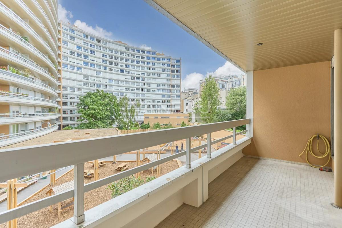 Paris XVe - Cambronne - Appartement trois pièces avec balcon