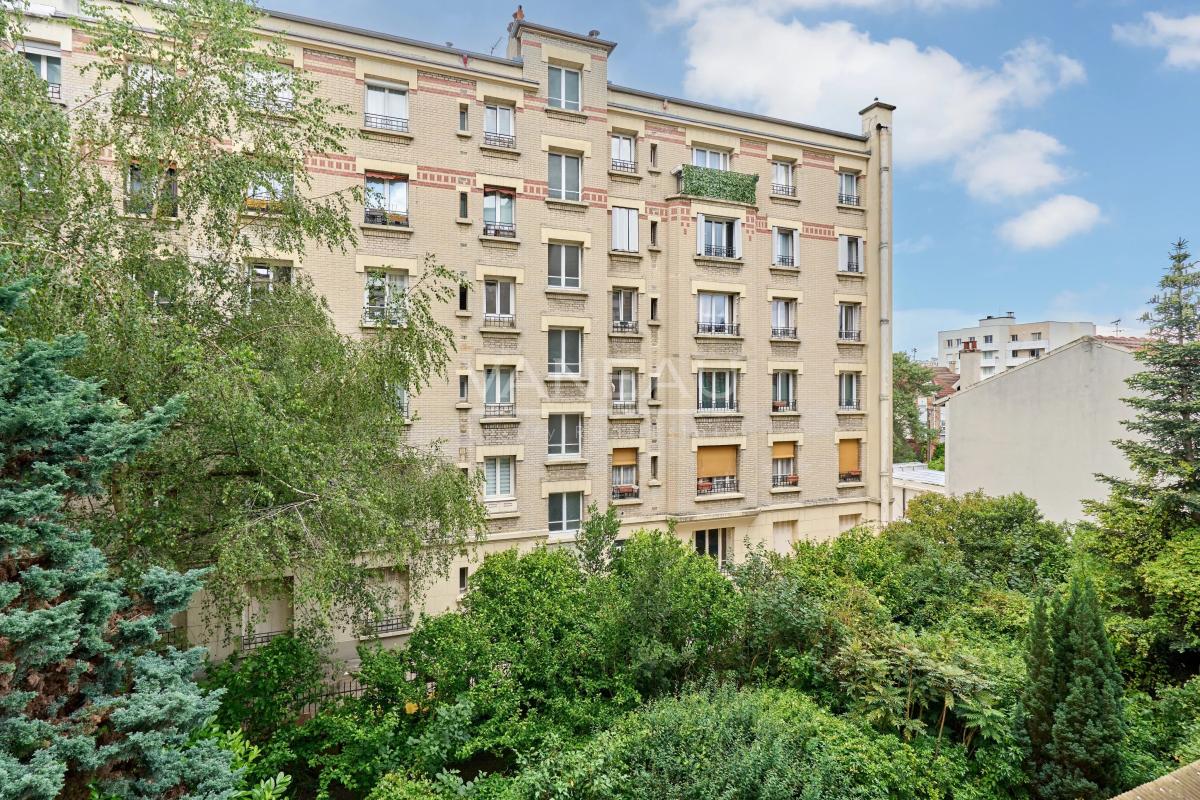 Courbevoie - République - Appartement au calme