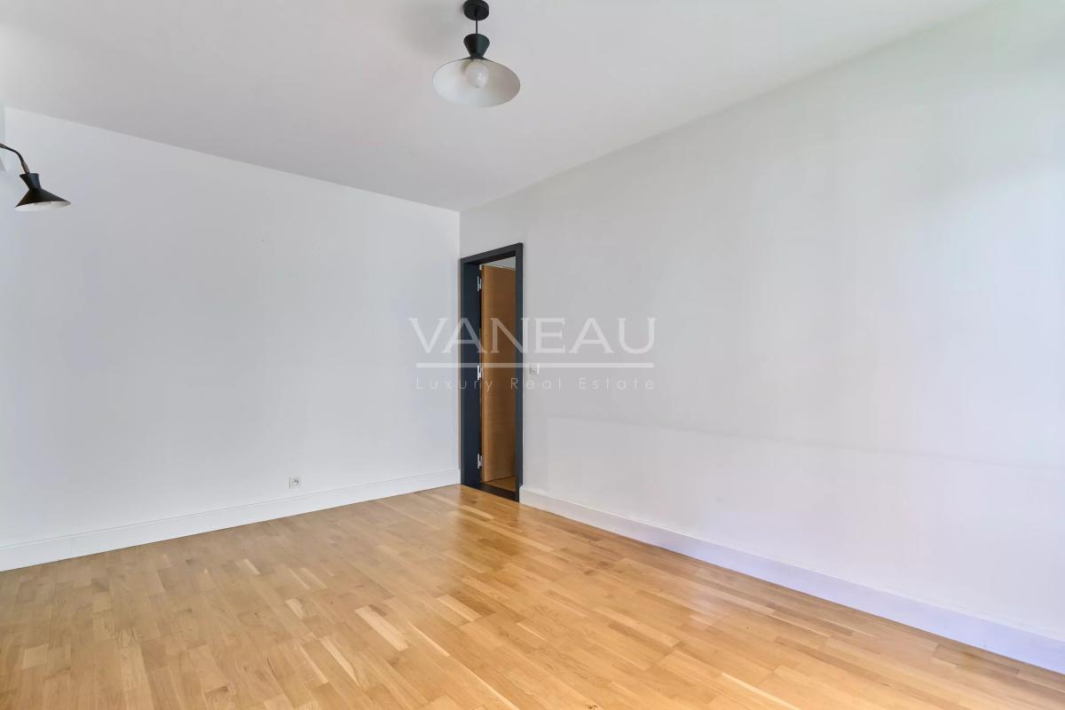Courbevoie - République - Appartement au calme