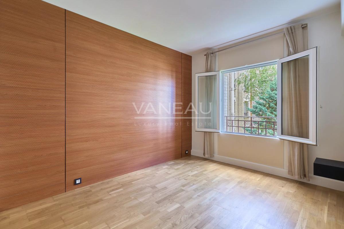 Courbevoie - République - Appartement au calme