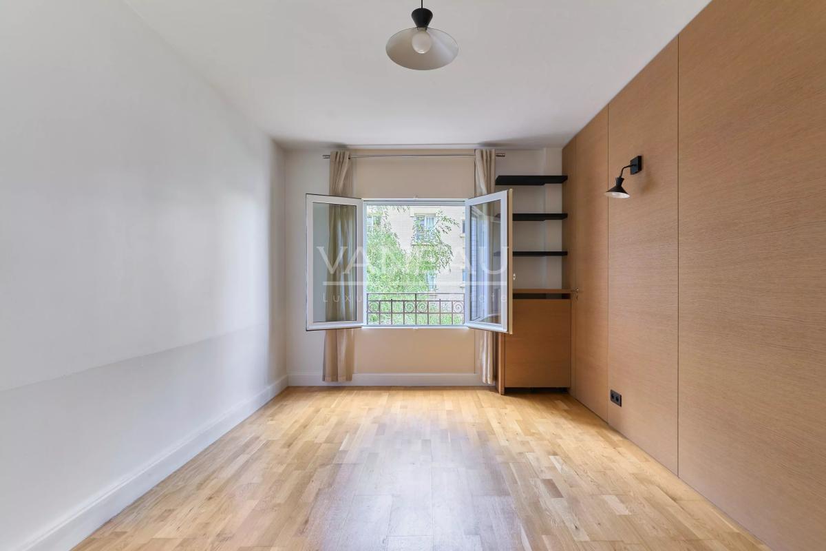 Courbevoie - République - Appartement au calme