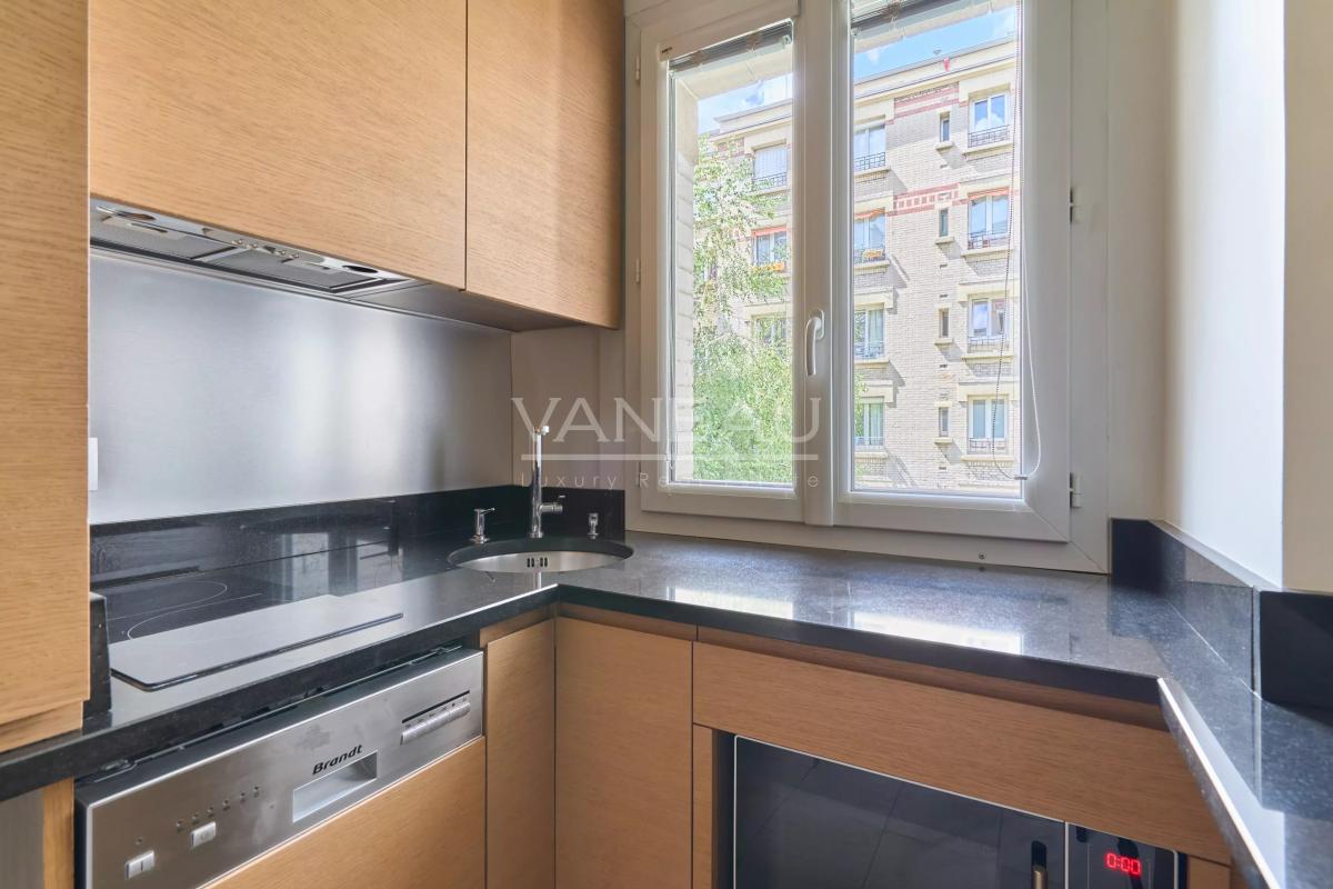 Courbevoie - République - Appartement au calme