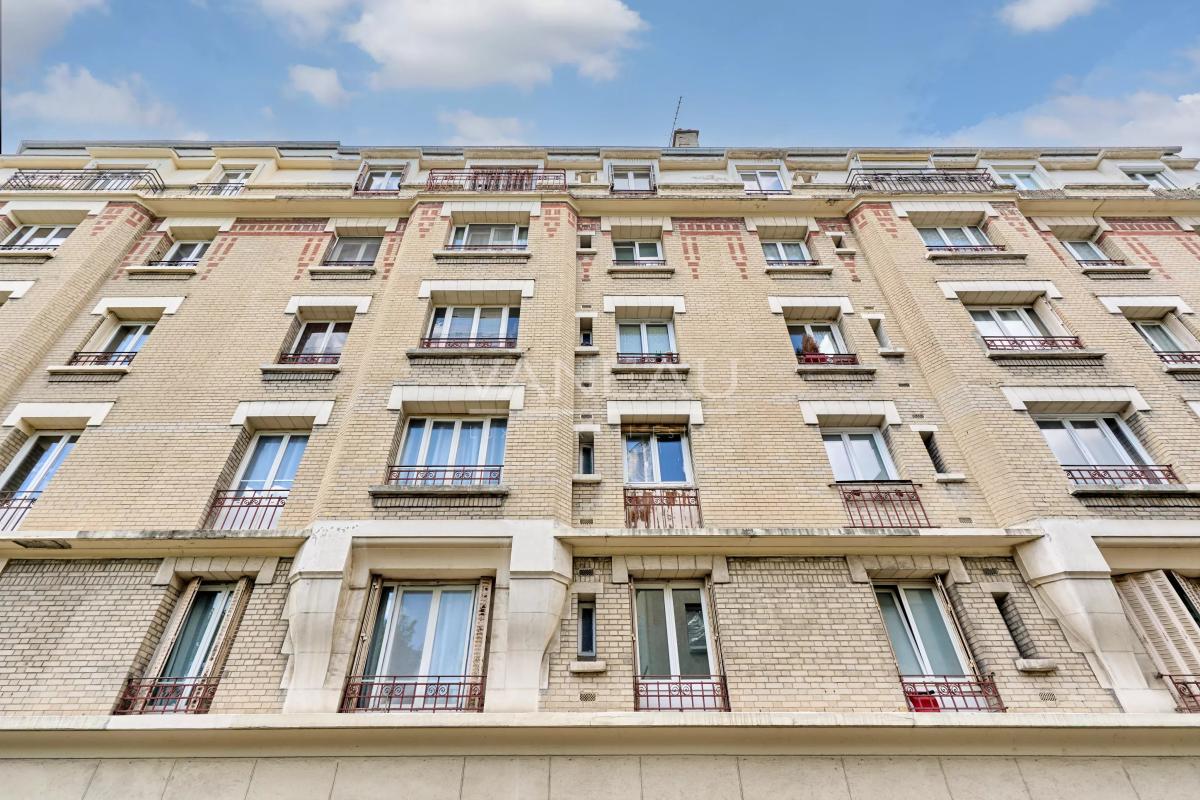 Courbevoie - République - Appartement au calme