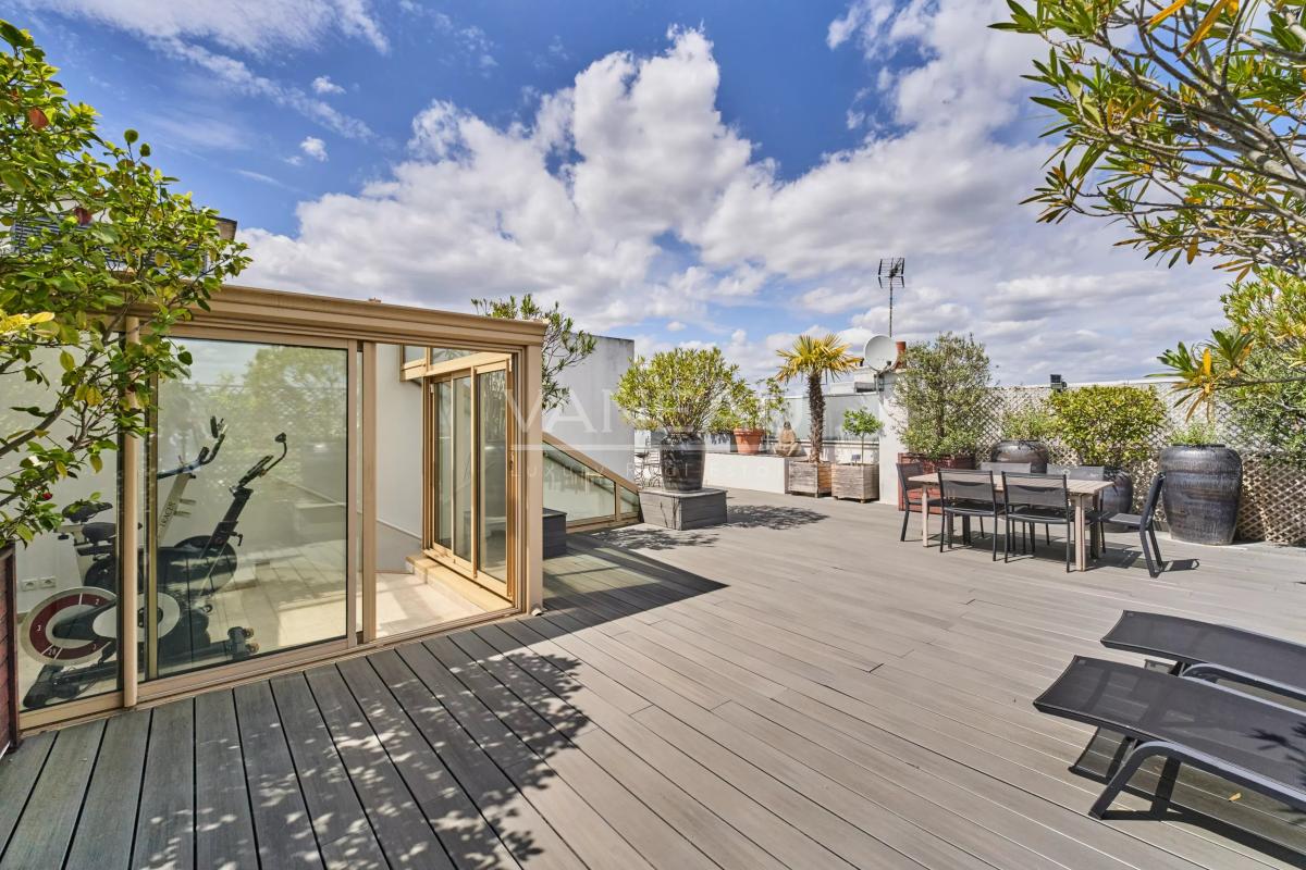 Neuilly-sur-Seine - Les Sablons-Penthouse-Terrasses-Vues tour Eiffel et Sacré-Cœur.