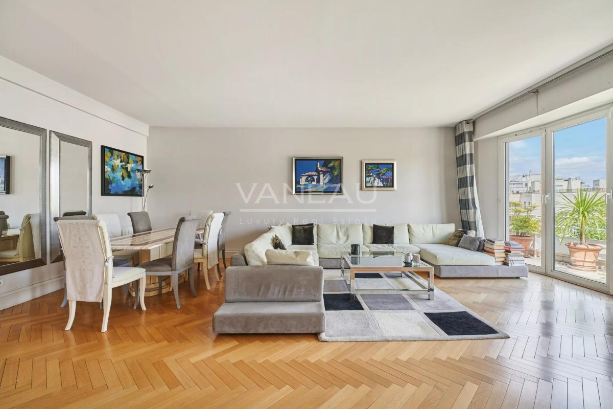 Neuilly-sur-Seine - Les Sablons-Penthouse-Terrasses-Vues tour Eiffel et Sacré-Cœur.