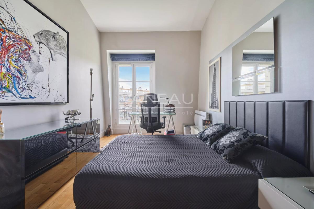 Neuilly-sur-Seine - Les Sablons-Penthouse-Terrasses-Vues tour Eiffel et Sacré-Cœur.