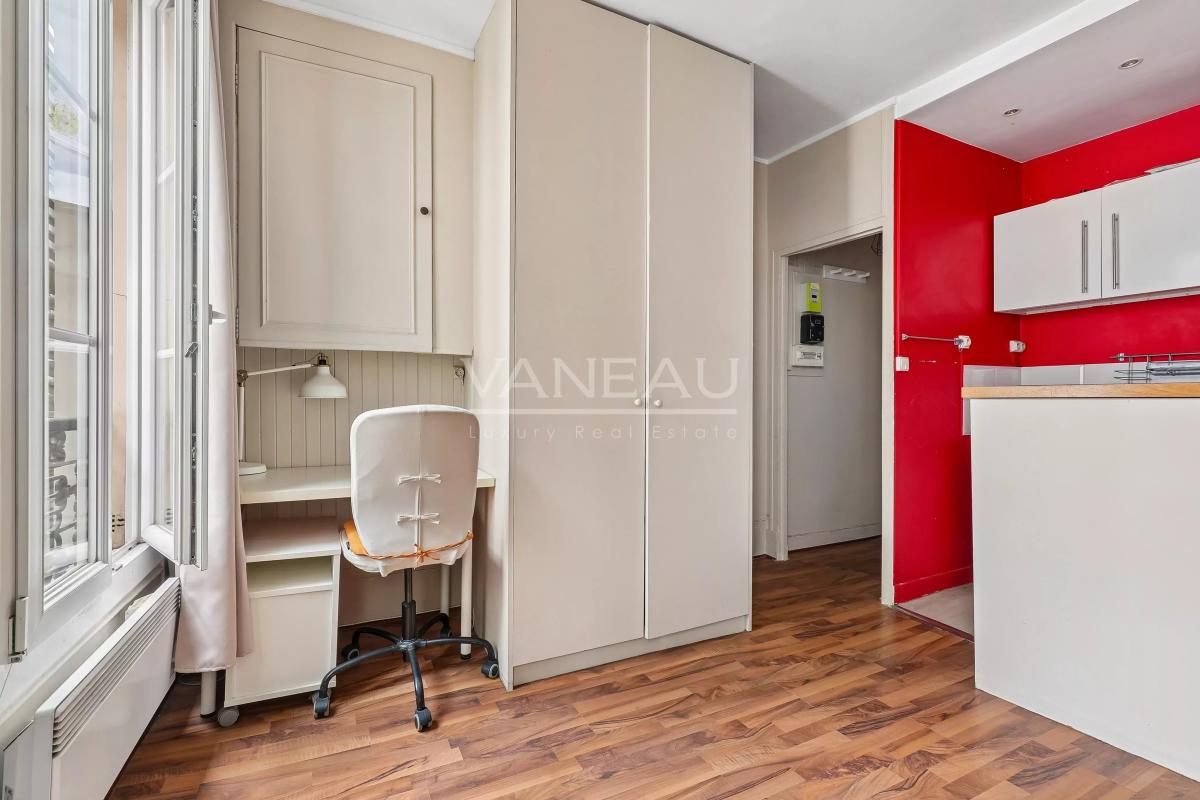 Paris VII - Studio - Idéal Pied à Terre ou Investissement