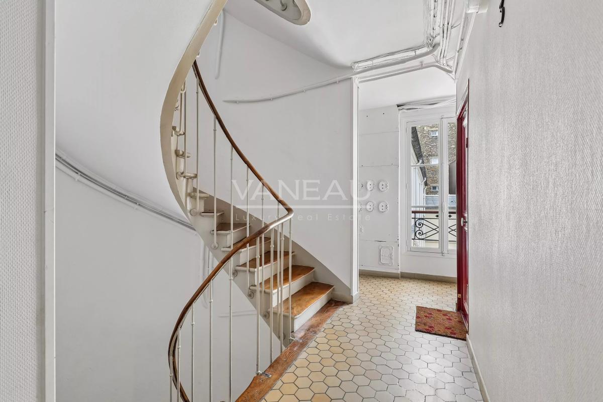 Paris VII - Studio - Idéal Pied à Terre ou Investissement
