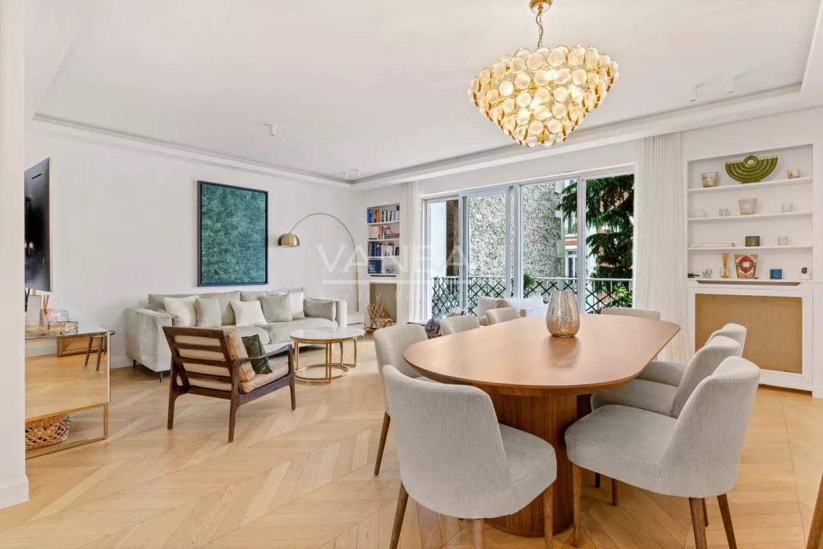 Paris XVIe - Village d'Auteuil - Bel appartement rénové avec grand balcon. Sectorisation JB Say.