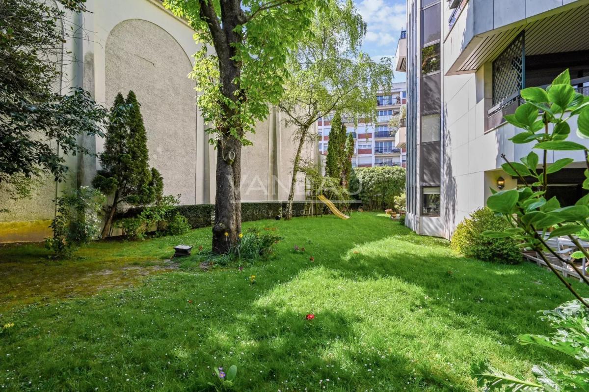 Boulogne Nord -  Schuman Dupanloup - Appartement familial avec jardin de 450m²