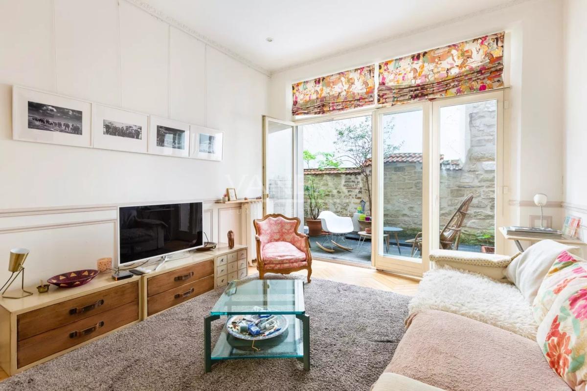 Paris XVe - DEMEURE FAMILIALE (291²m² Carrez - 370 m² au sol) et son jardin (95m²)