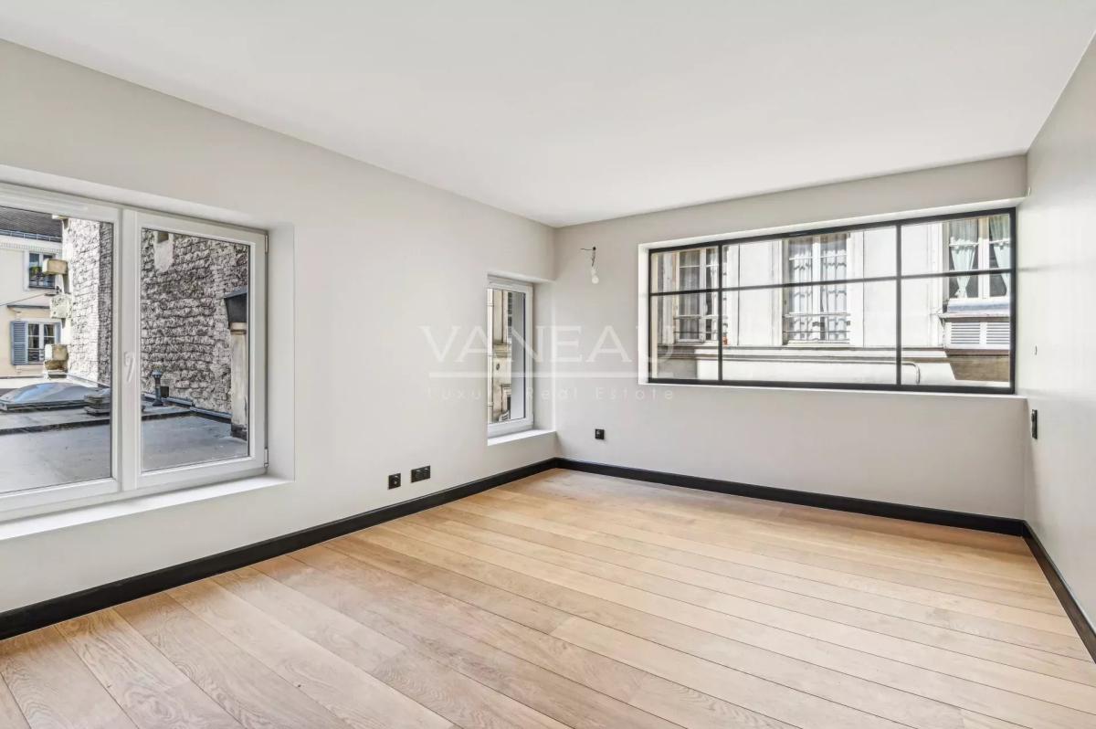Paris IXe - Saint Georges / Rue des Martyrs - Maison de ville rénovée avec rooftop 42 m2 DPE C