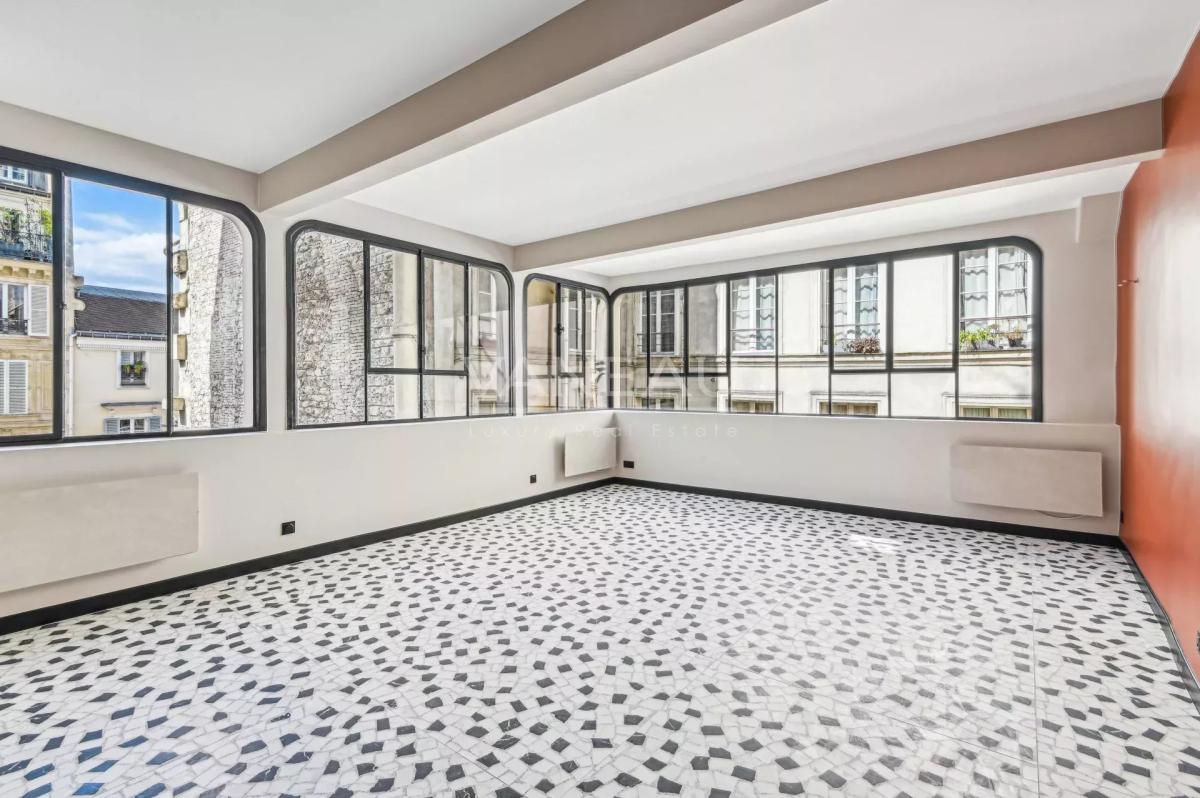 Paris IXe - Saint Georges / Rue des Martyrs - Maison de ville rénovée avec rooftop 42 m2 DPE C
