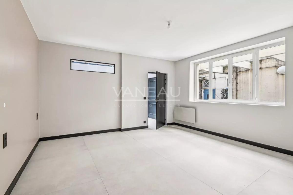 Paris IXe - Saint Georges / Rue des Martyrs - Maison de ville rénovée avec rooftop 42 m2 DPE C