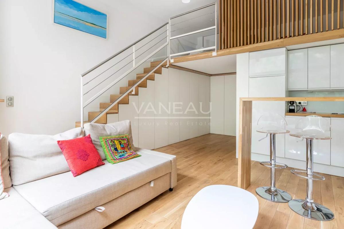 PARIS VIe _ Loft Rez de jardin Pont Neuf