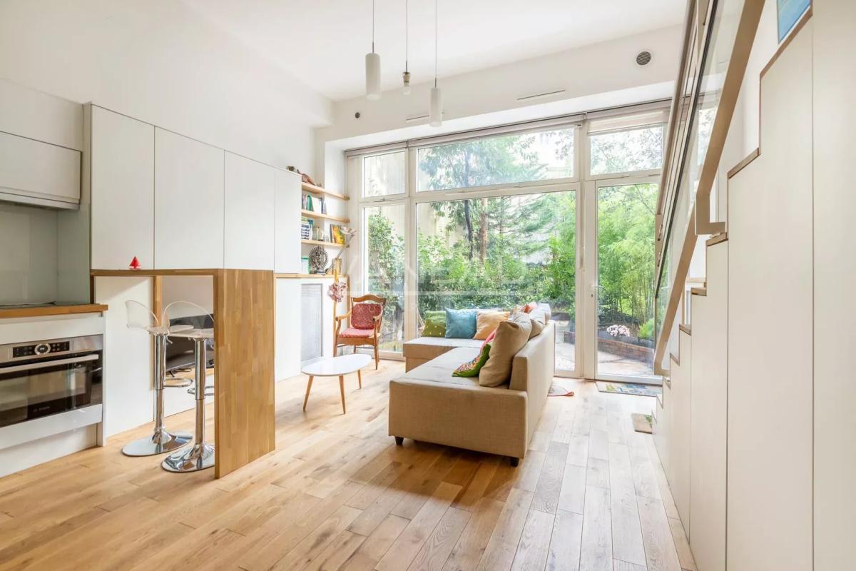 PARIS VIe _ Loft Rez de jardin Pont Neuf