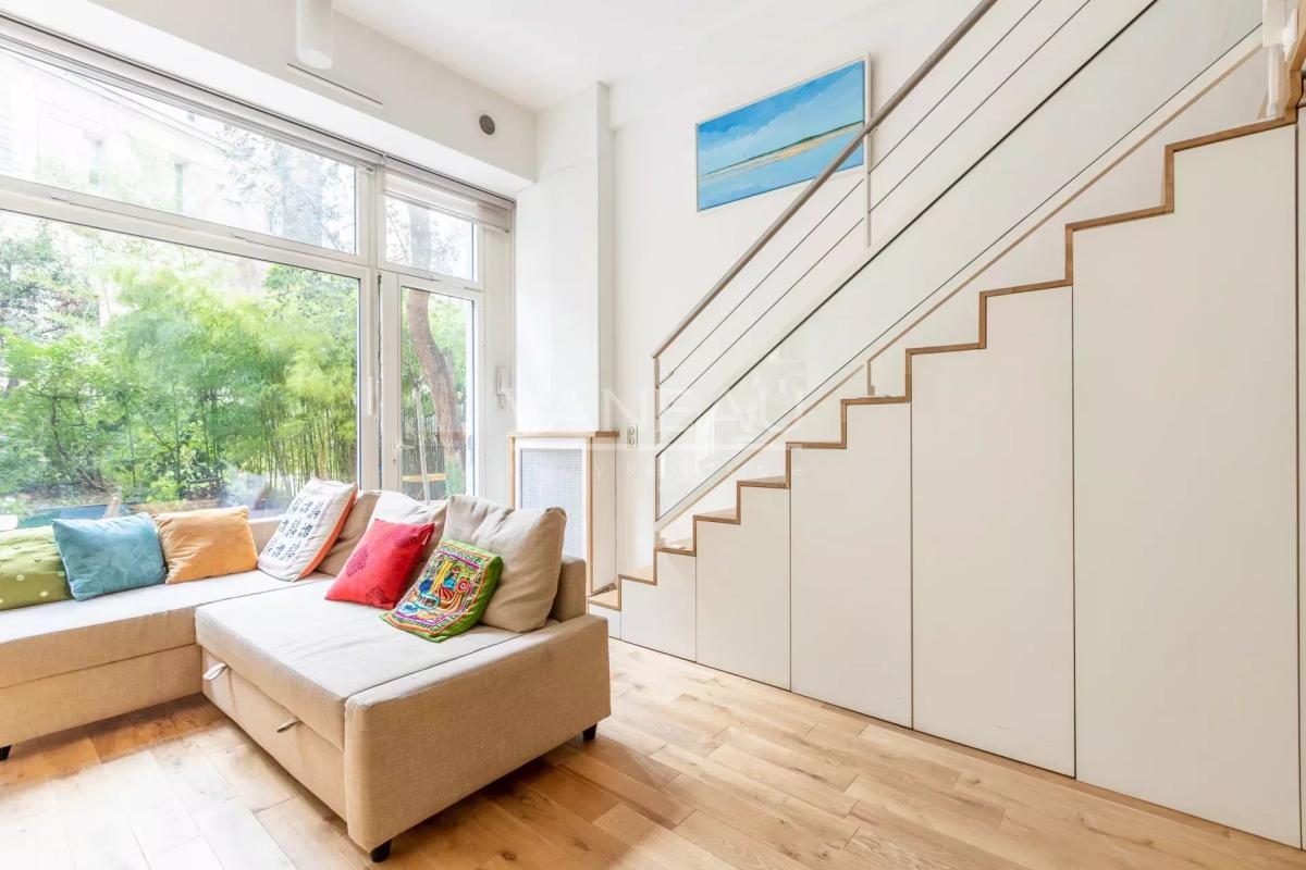 PARIS VIe _ Loft Rez de jardin Pont Neuf
