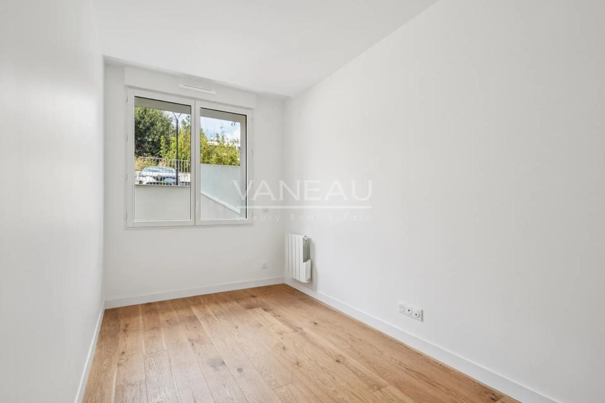 Issy-les-Moulineaux - Deux pièces rénové calme sans vis-à-vis