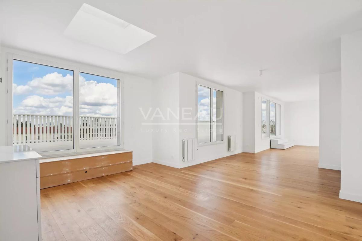 Issy-les-Moulineaux - Appartement familial dernier étage avec terrasse panoramique de 148 m²