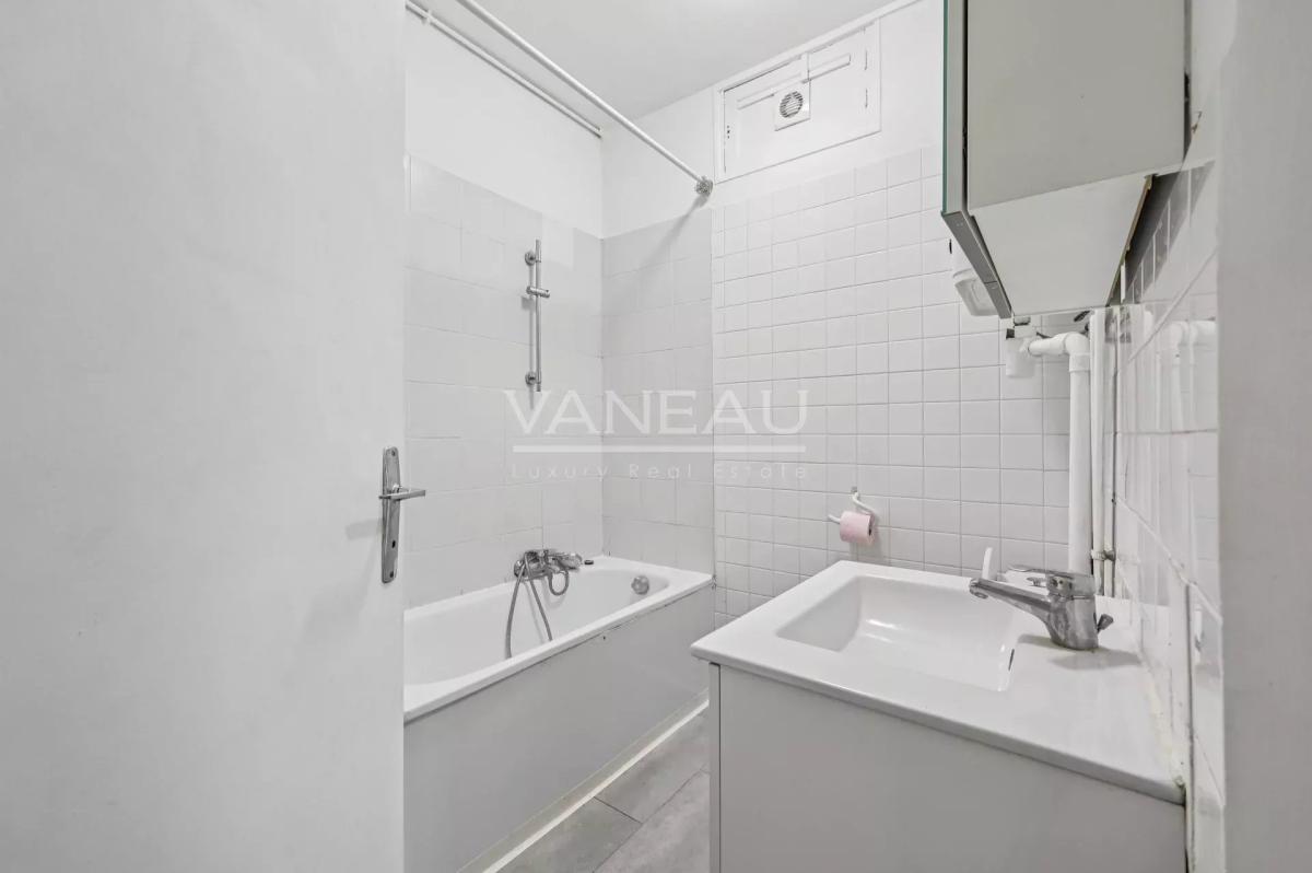 VANEAU/BABYLONE VII