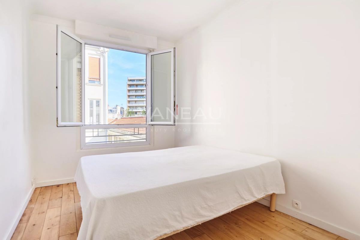 Rue Cambronne Trois pièces