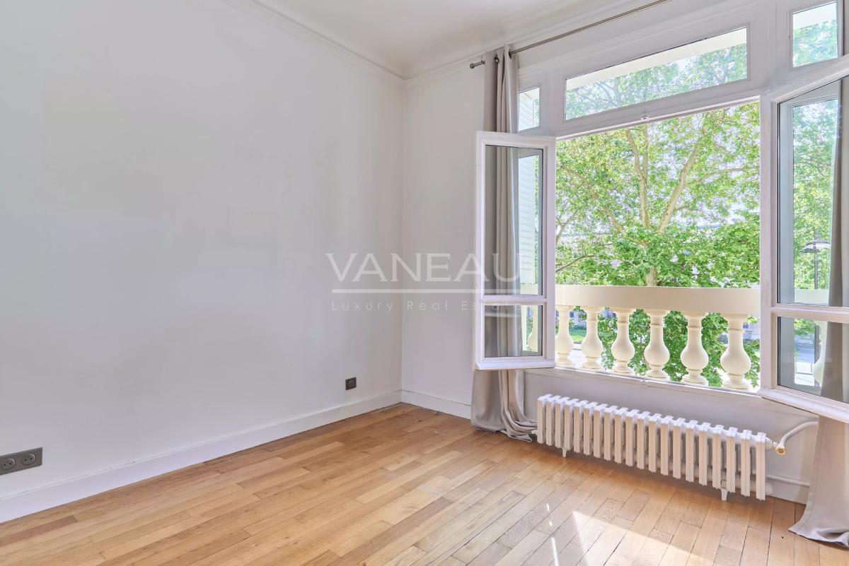 Paris VIIe - Appartement familial au pied du Champ-De-Mars