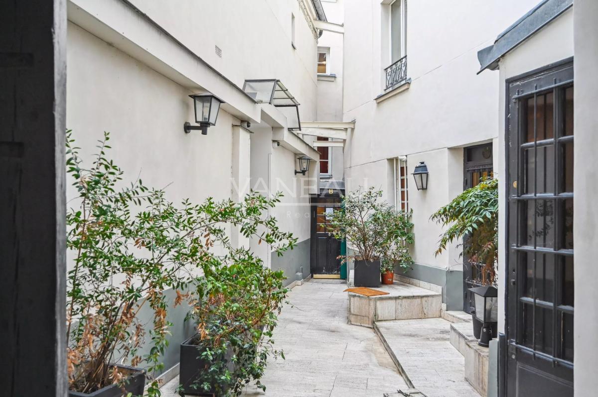 Paris XVe Breteuil -  Studio de charme dans une ravissante copropriété