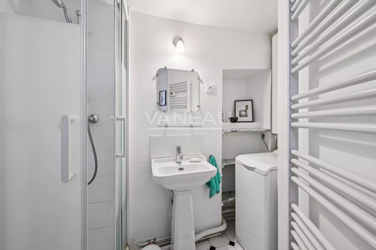 Paris XVe Breteuil -  Studio de charme dans une ravissante copropriété