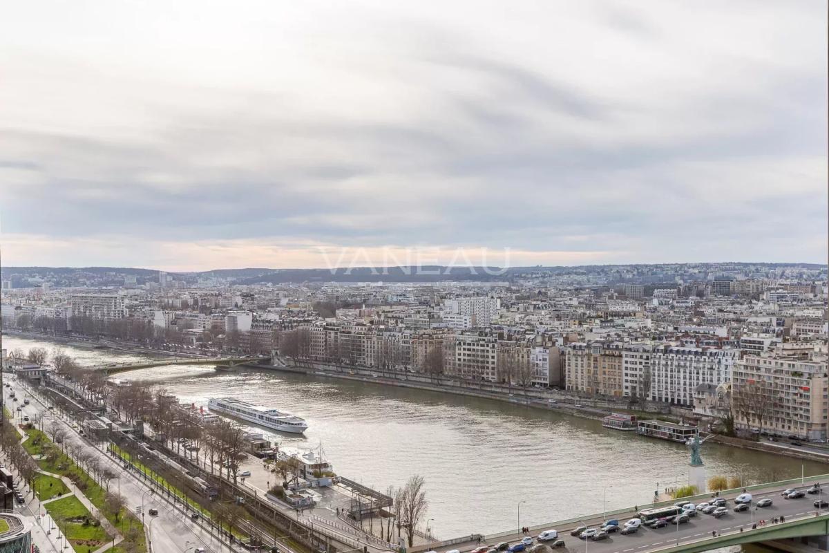Paris XVe - Grenelle - Appartement familial vue dégagée sur la Seine