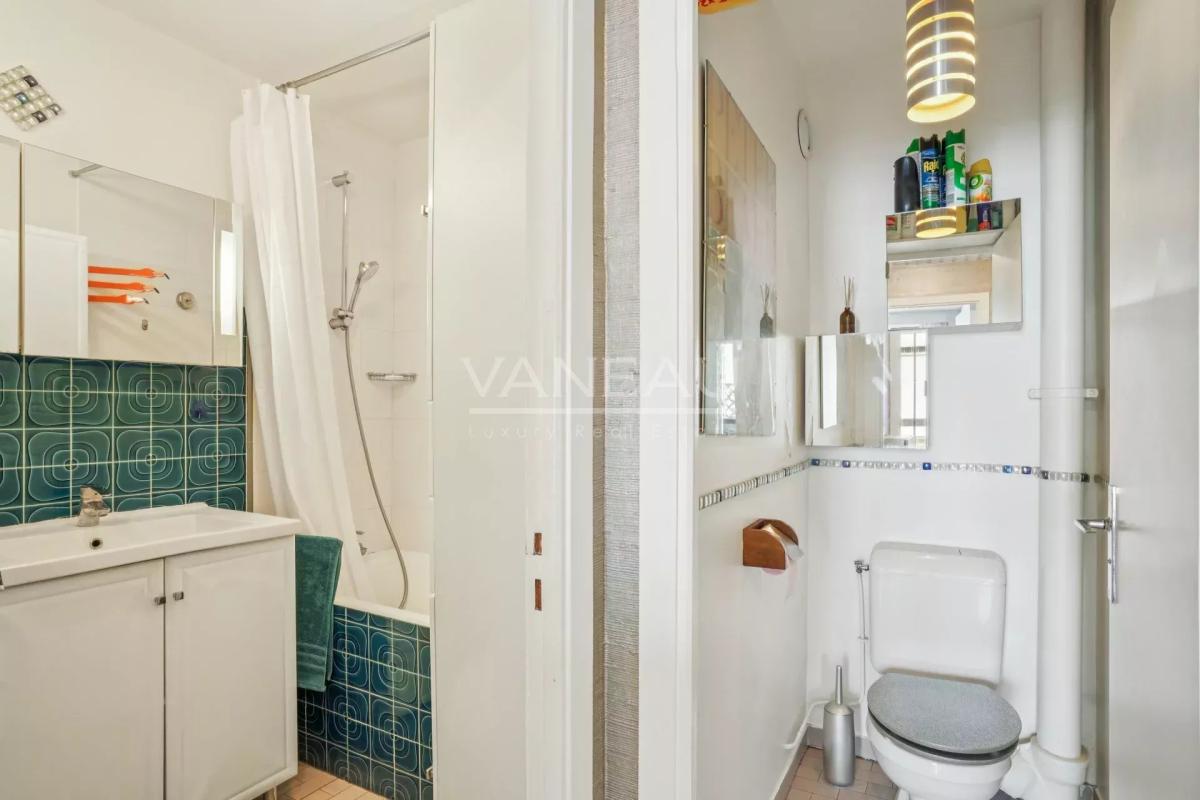 Paris XVe - Volontaires-Blomet - Appartement trois pièces avec balcon au calme