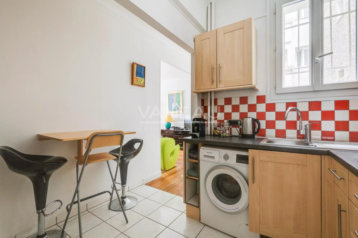 PARIS XVe -  Appartement deux pièces en parfait état / Rentabilité