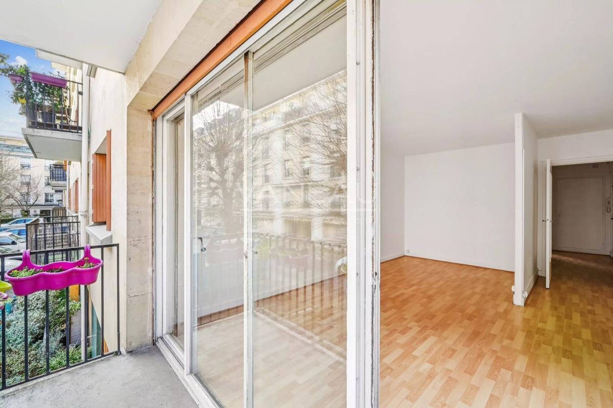 Paris XIIe - Picpus : Appartement une pièce transformable en deux pièces, balcon au calme