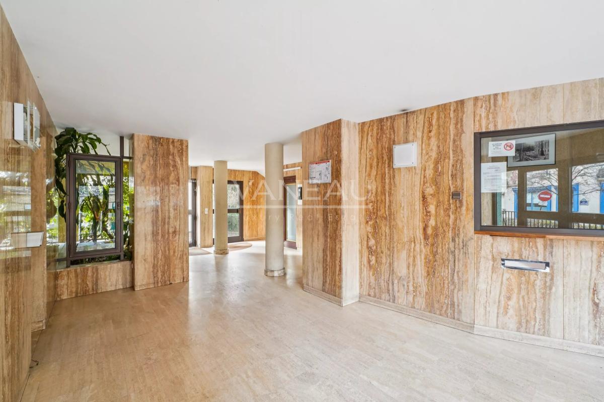 Paris XIIe - Picpus : Appartement une pièce transformable en deux pièces, balcon au calme