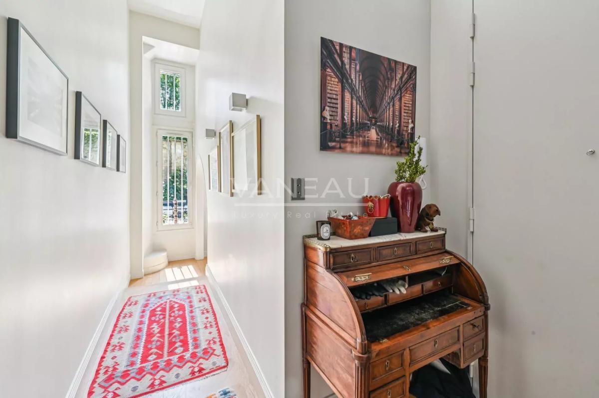 Paris XVe Avenue de Suffren - Magnifique appartement de réception avec jardin
