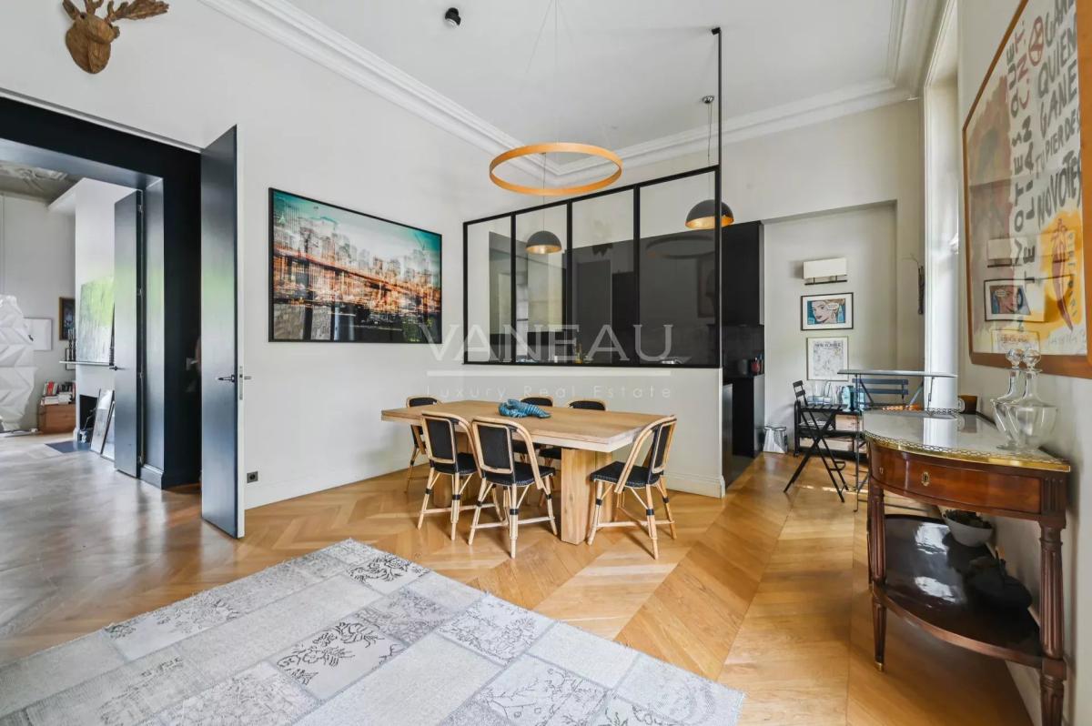 Paris XVe Avenue de Suffren - Magnifique appartement de réception avec jardin