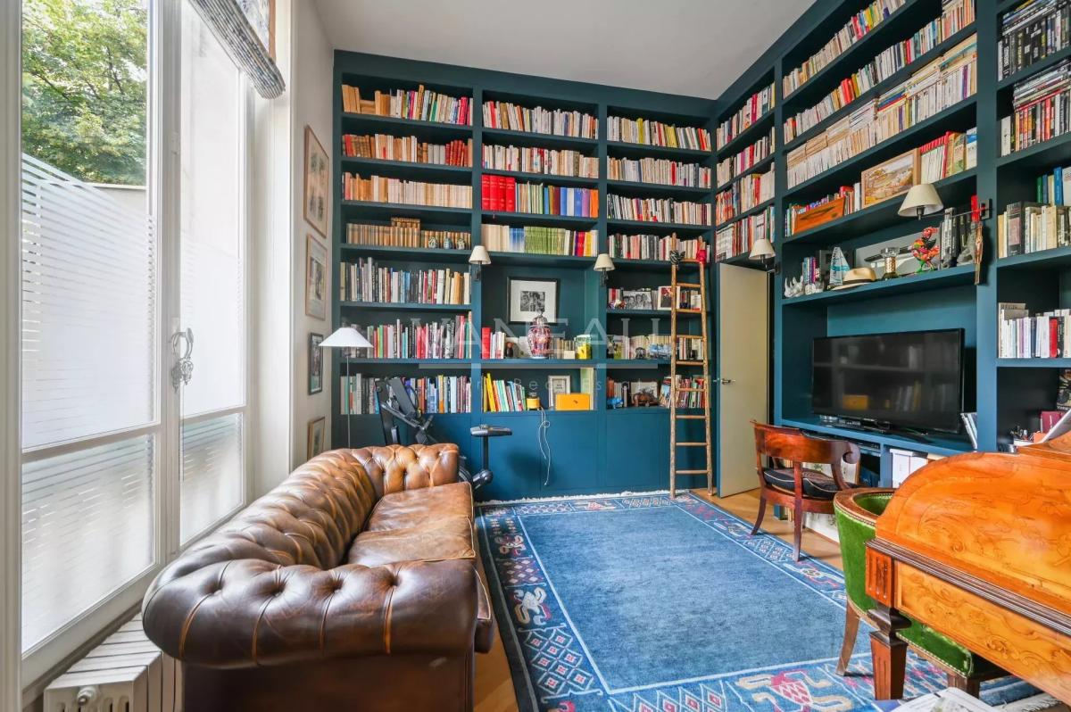 Paris XVe Avenue de Suffren - Magnifique appartement de réception avec jardin