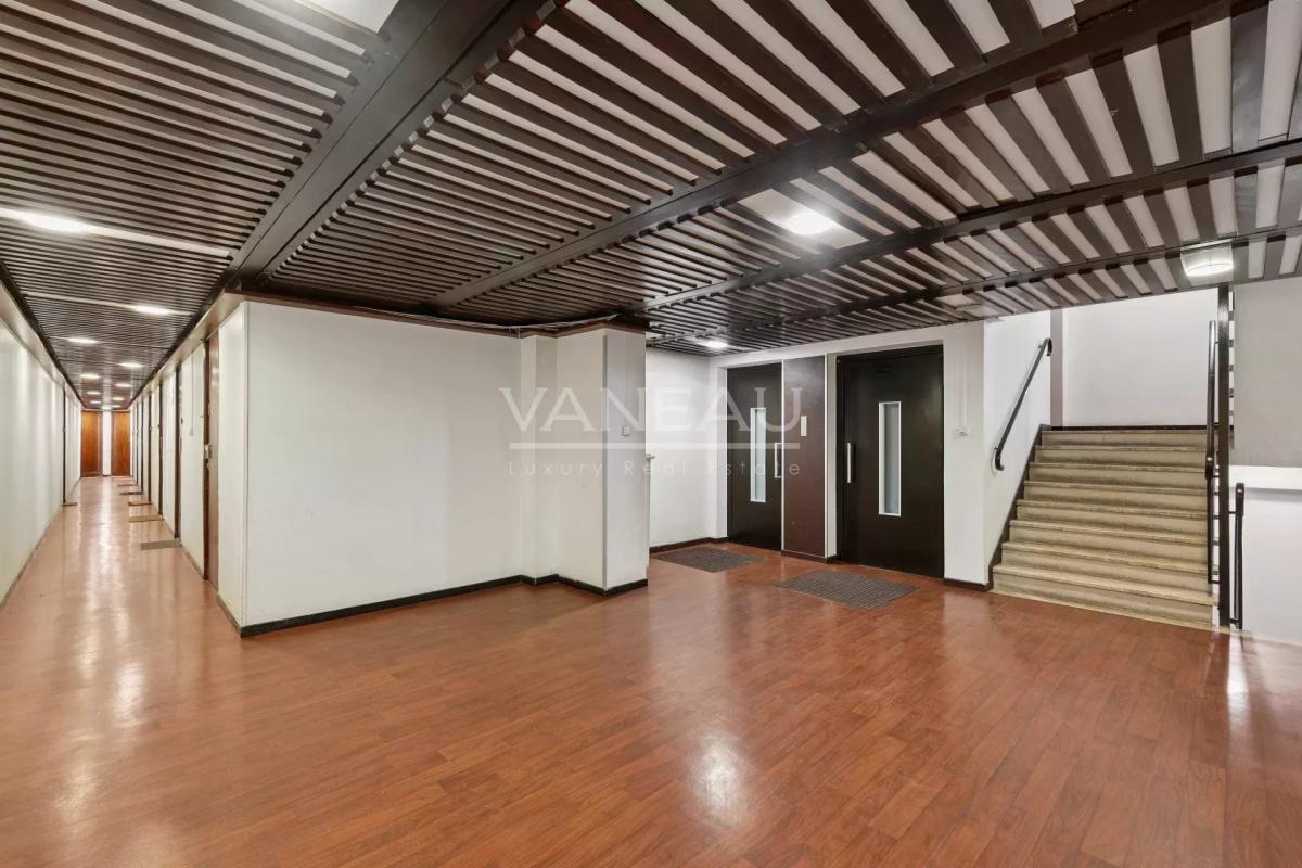PARIS V - Appartement 2 pièces avec belle vue dégagée