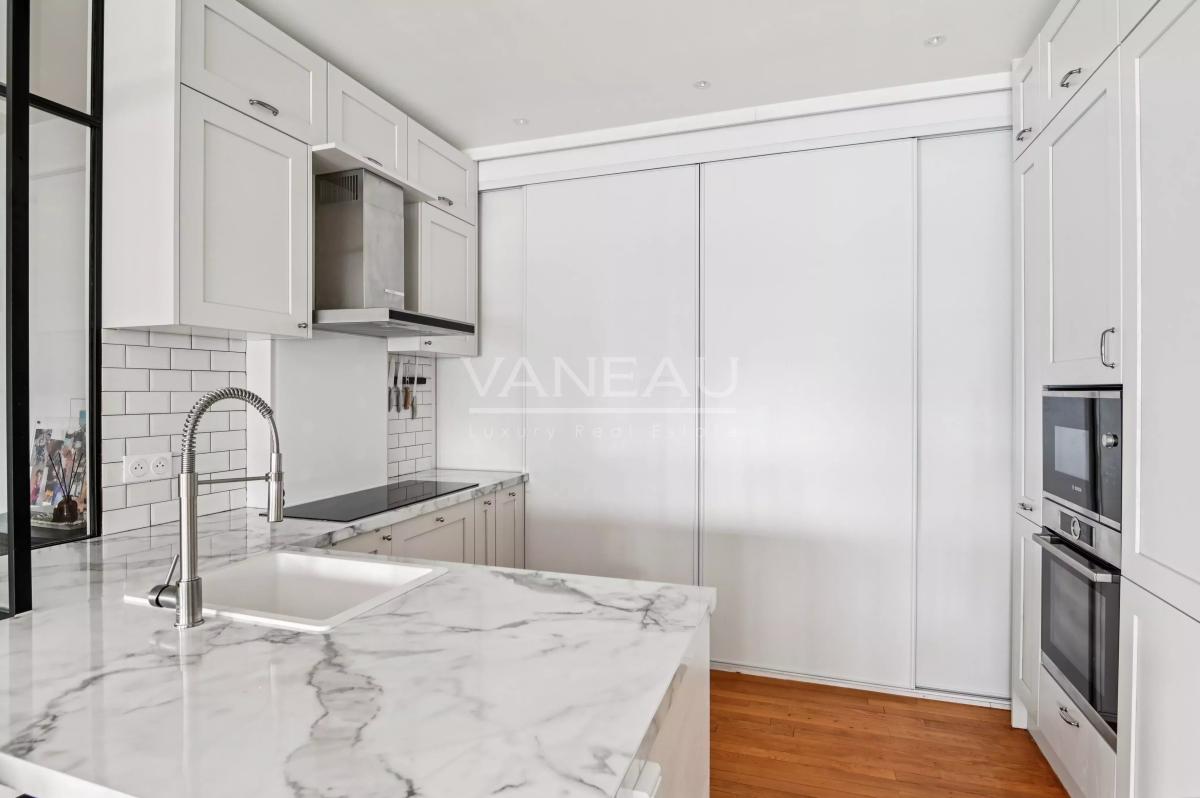 PARIS XVIe - Auteuil -  Appartement familial et de réception avec vue.