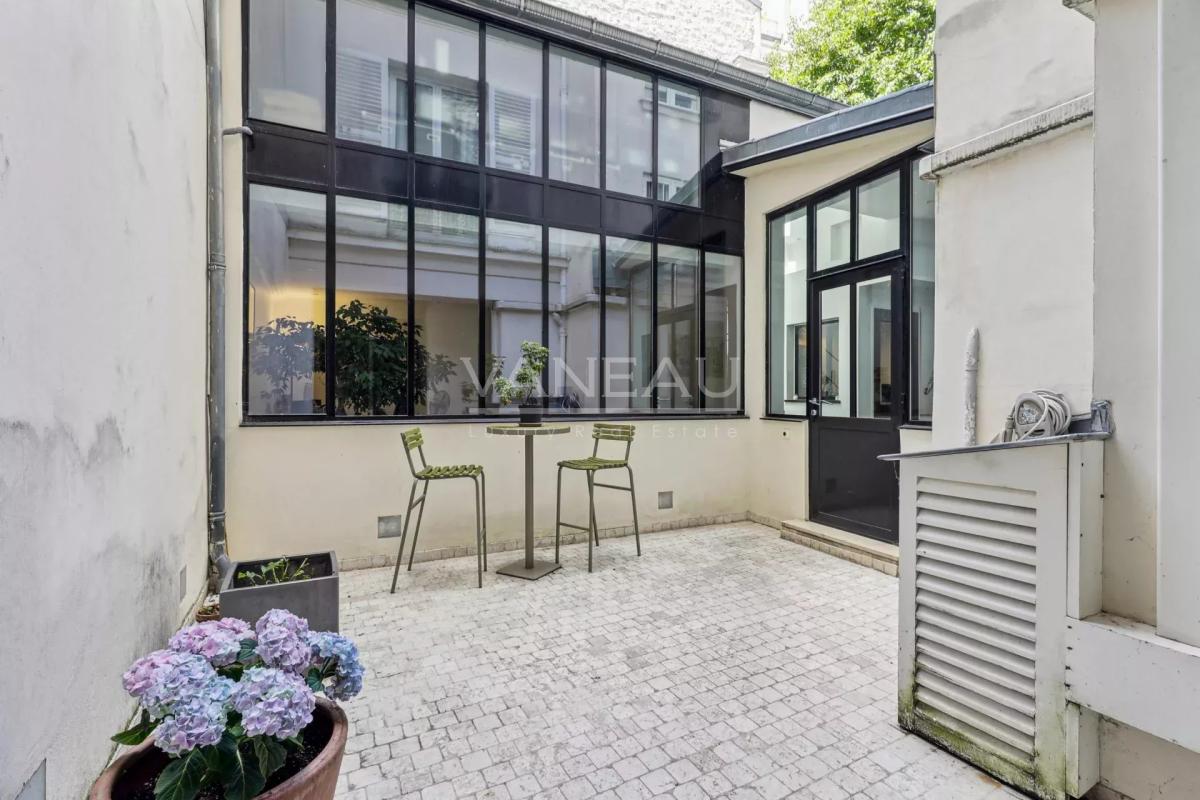 PARIS XVI - Ranelagh La Muette - Maison Loft de 5 pièces avec terrasse privative