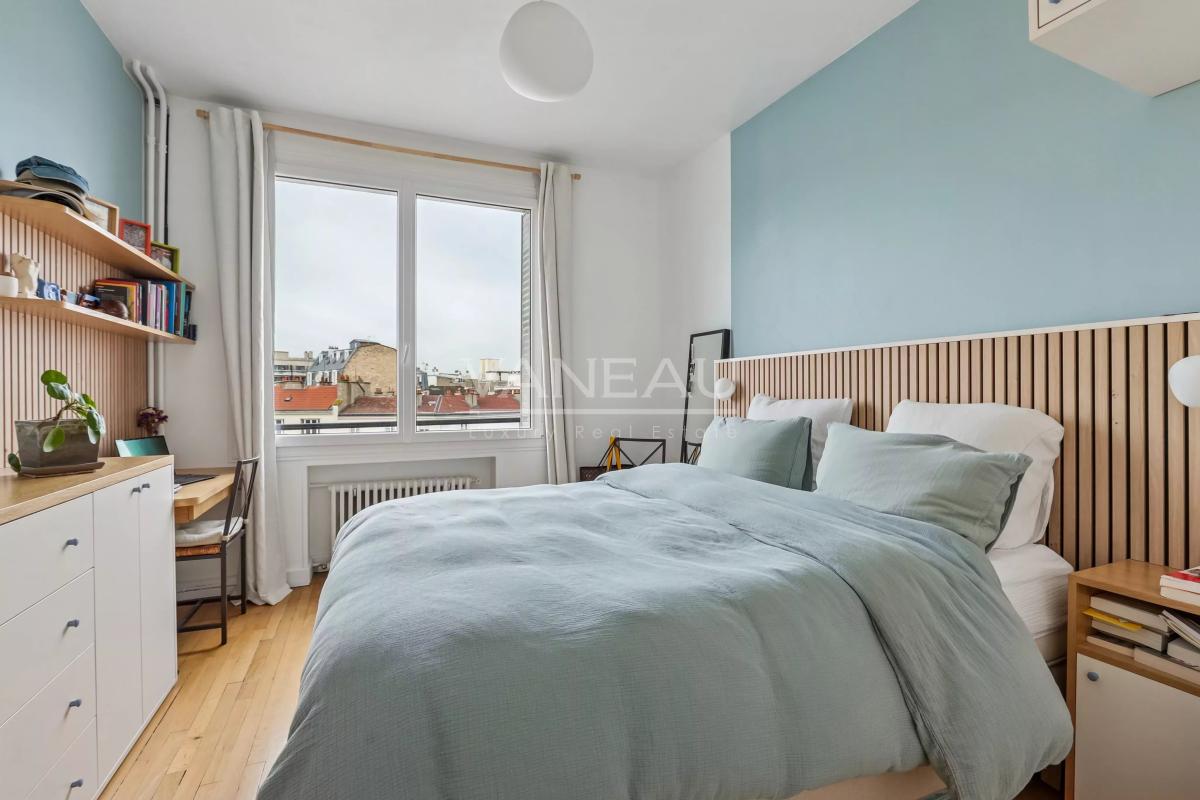 Paris XVIe - Auteuil Sud - Appartement familial quatre chambres en étage élevé. Vue Dégagée.