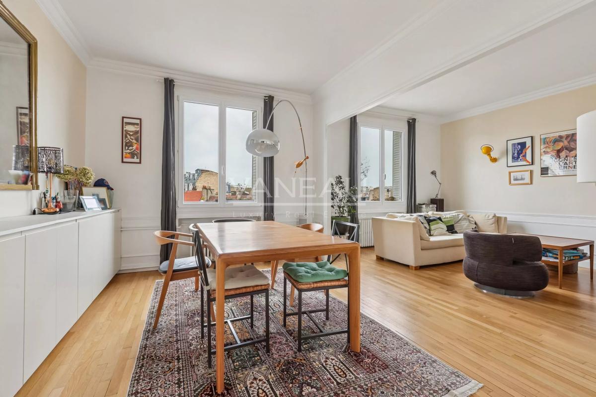 Paris XVIe - Auteuil Sud - Appartement familial quatre chambres en étage élevé. Vue Dégagée.