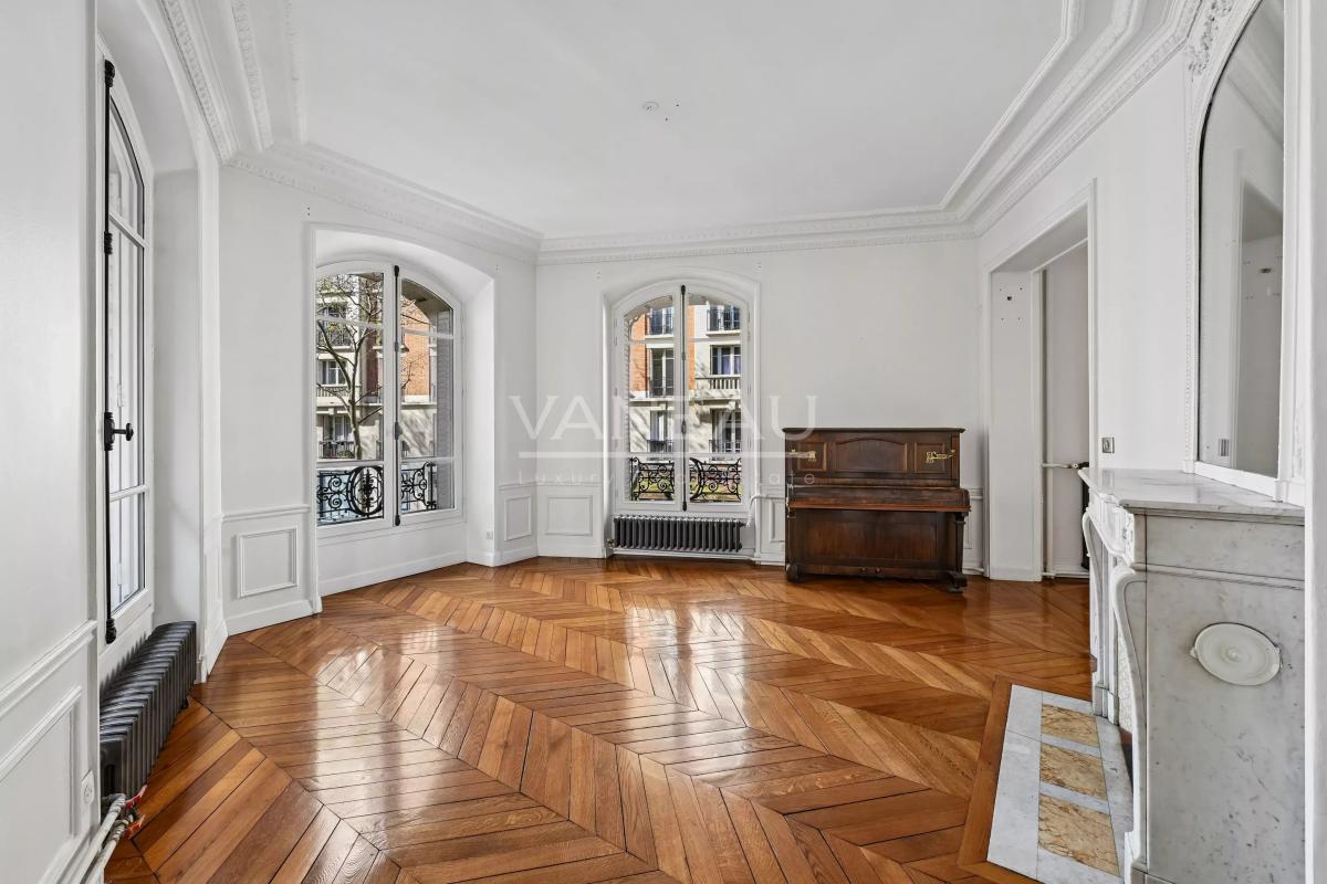 PARIS XVIe - EGLISE D'AUTEUIL - BEL APPARTEMENT FAMILIAL - 4 à 5 CHAMBRES