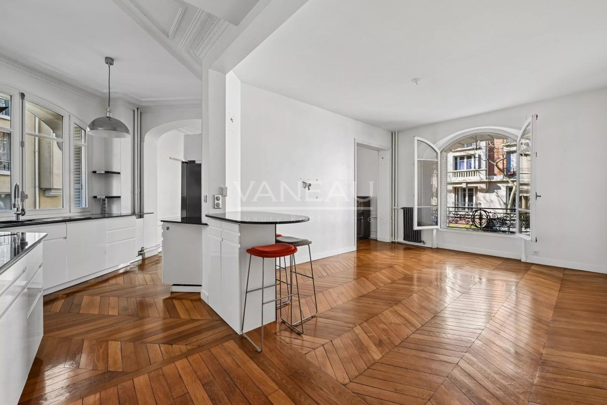 PARIS XVIe - EGLISE D'AUTEUIL - BEL APPARTEMENT FAMILIAL - 4 à 5 CHAMBRES