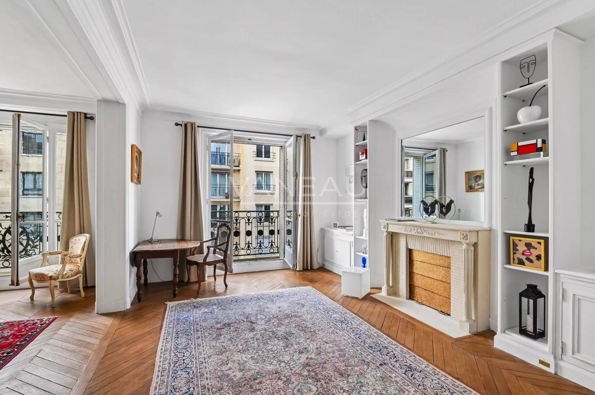 PARIS XVI - Passy Muette - Bel appartement - Deux chambres - Etage élevé.