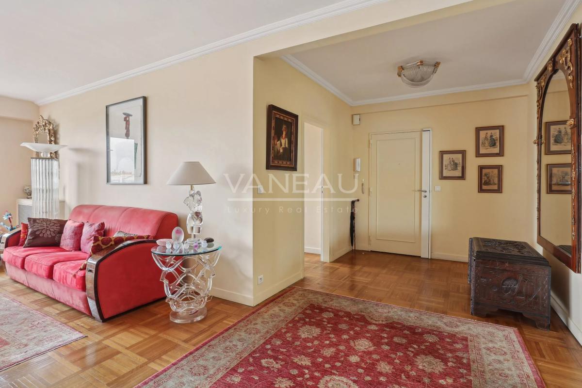 PARIS XVI - Auteuil Sud - Appartement familial avec balcon large et vue dégagée.