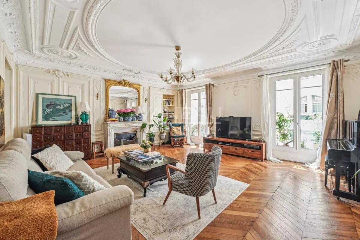 Paris XVIe - Trocadéro - Appartement familial 5 pièces 146 m2