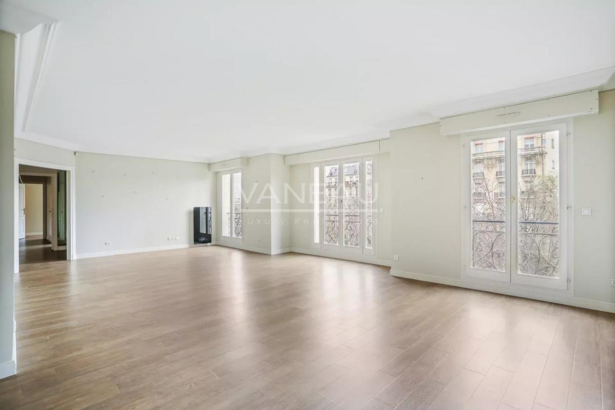 Paris XVIe - Georges Mandel - Appartement familial de 160 m2 Etage Elevé